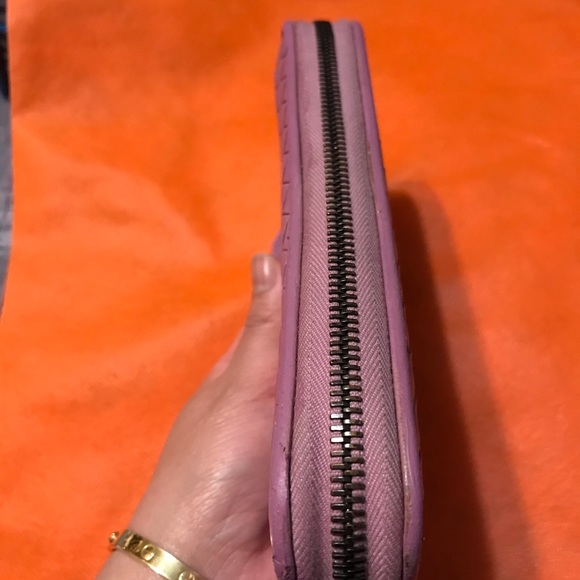 Bottega Veneta zippy wallet in pink authentic - Picture 9 of 12